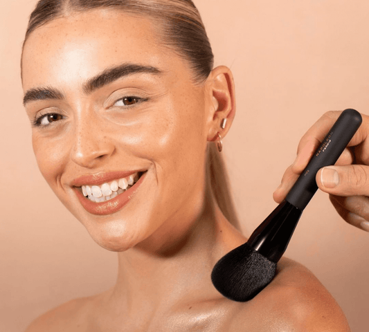 How to achieve the ‘Clean Look’ with Napoleon Perdis