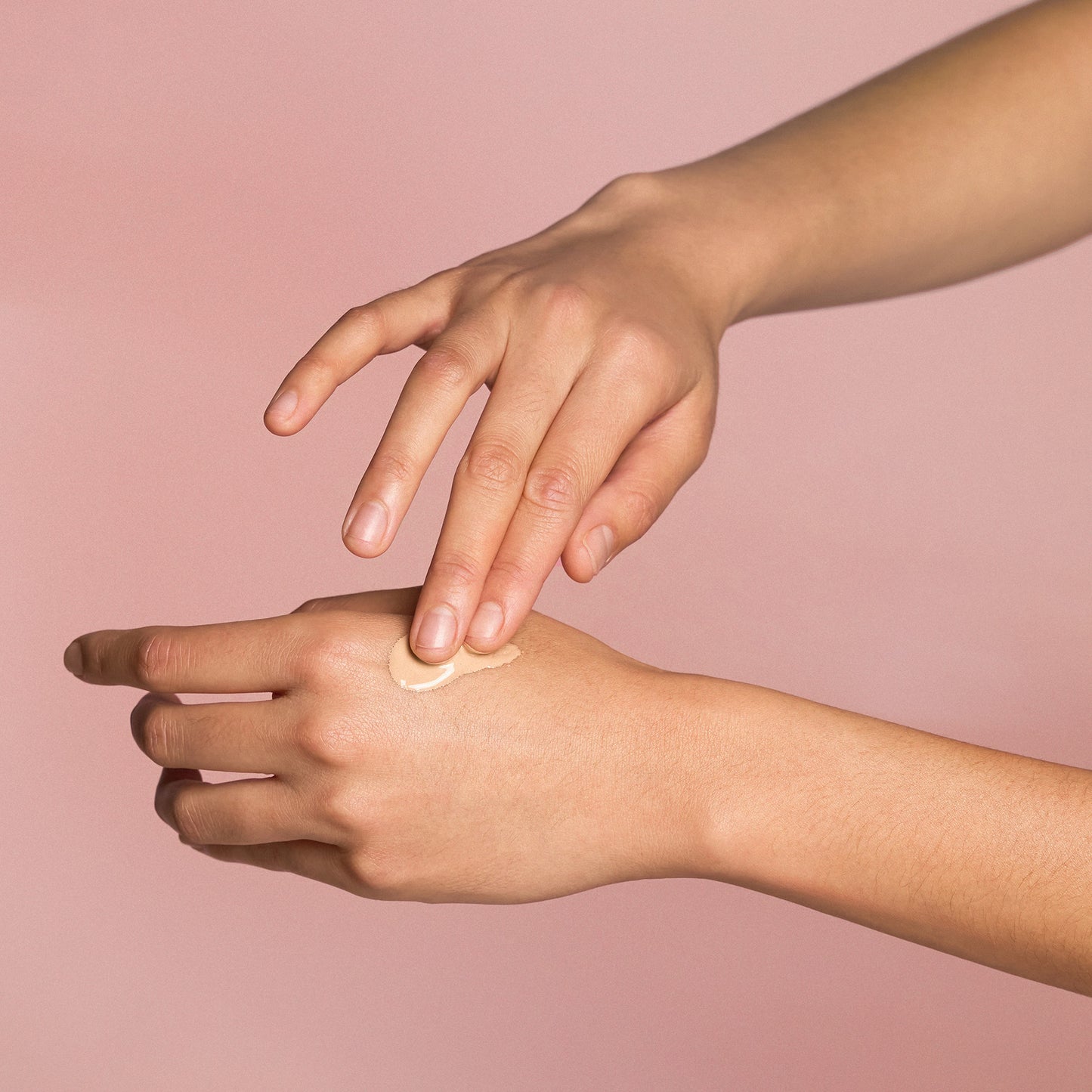 The Jojoba Company Illuminating Tinted Moisturiser SPF15 50ml - Light