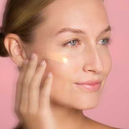 The Jojoba Company Illuminating Tinted Moisturiser SPF15 50ml - Light